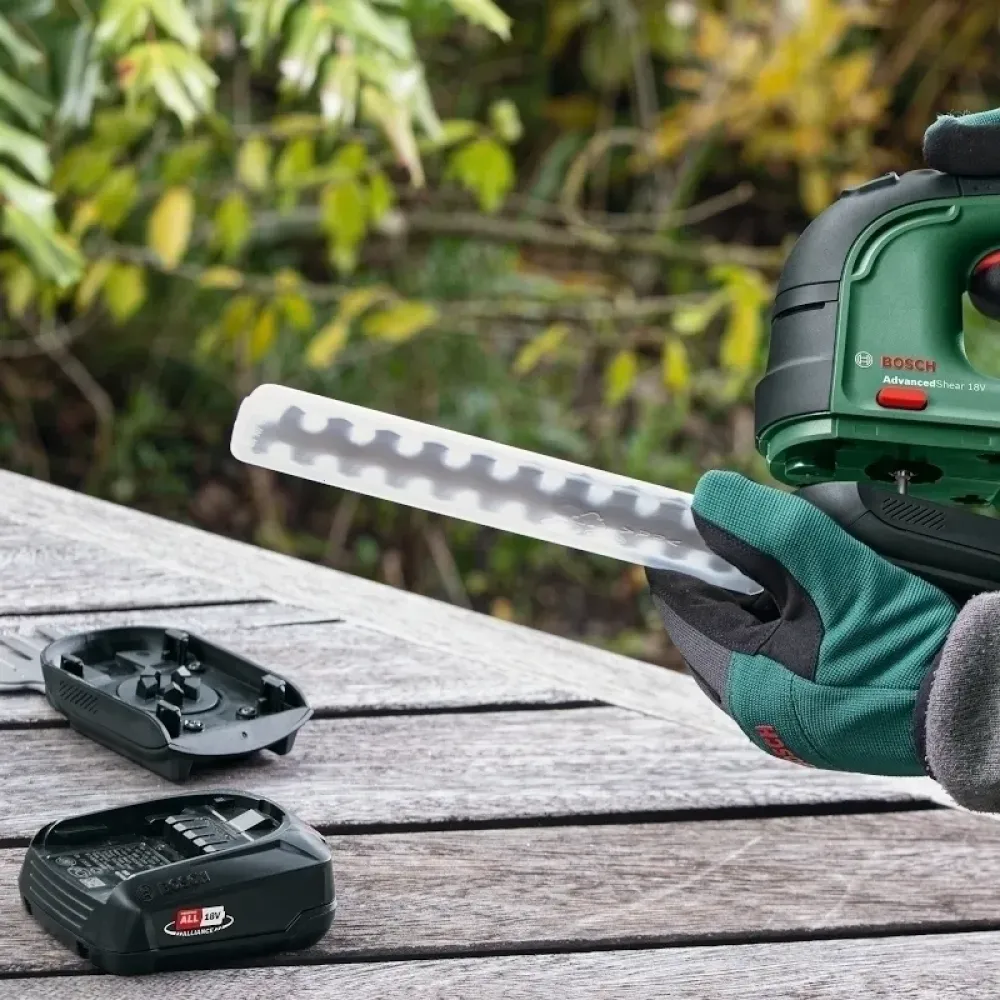 Bosch AdvancedShear 18V-10 Set ножницы аккумуляторные для травы (1 x 2 Ач, ЗУ), 0600857000