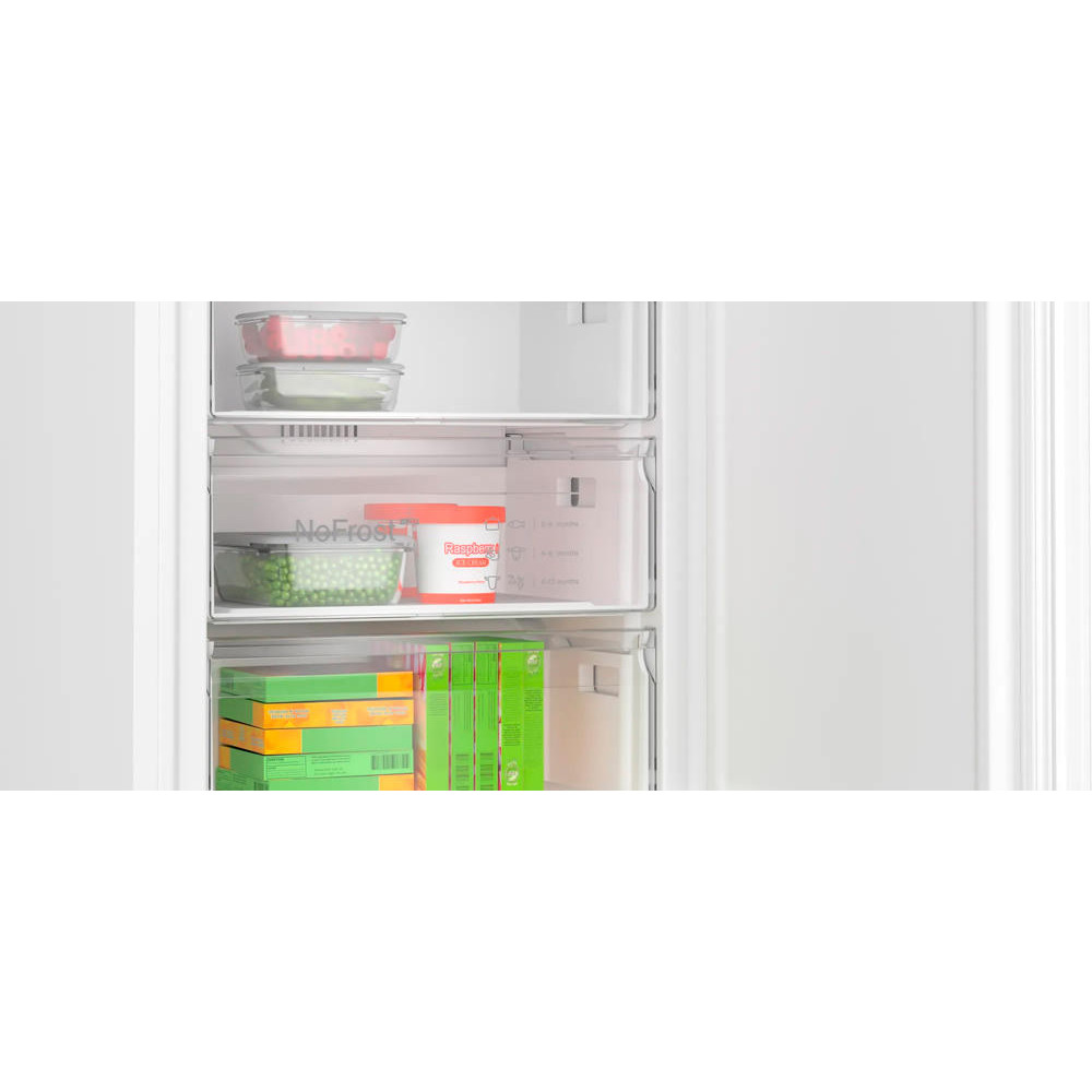 Двухкамерный холодильник Bosch KGN497WDF