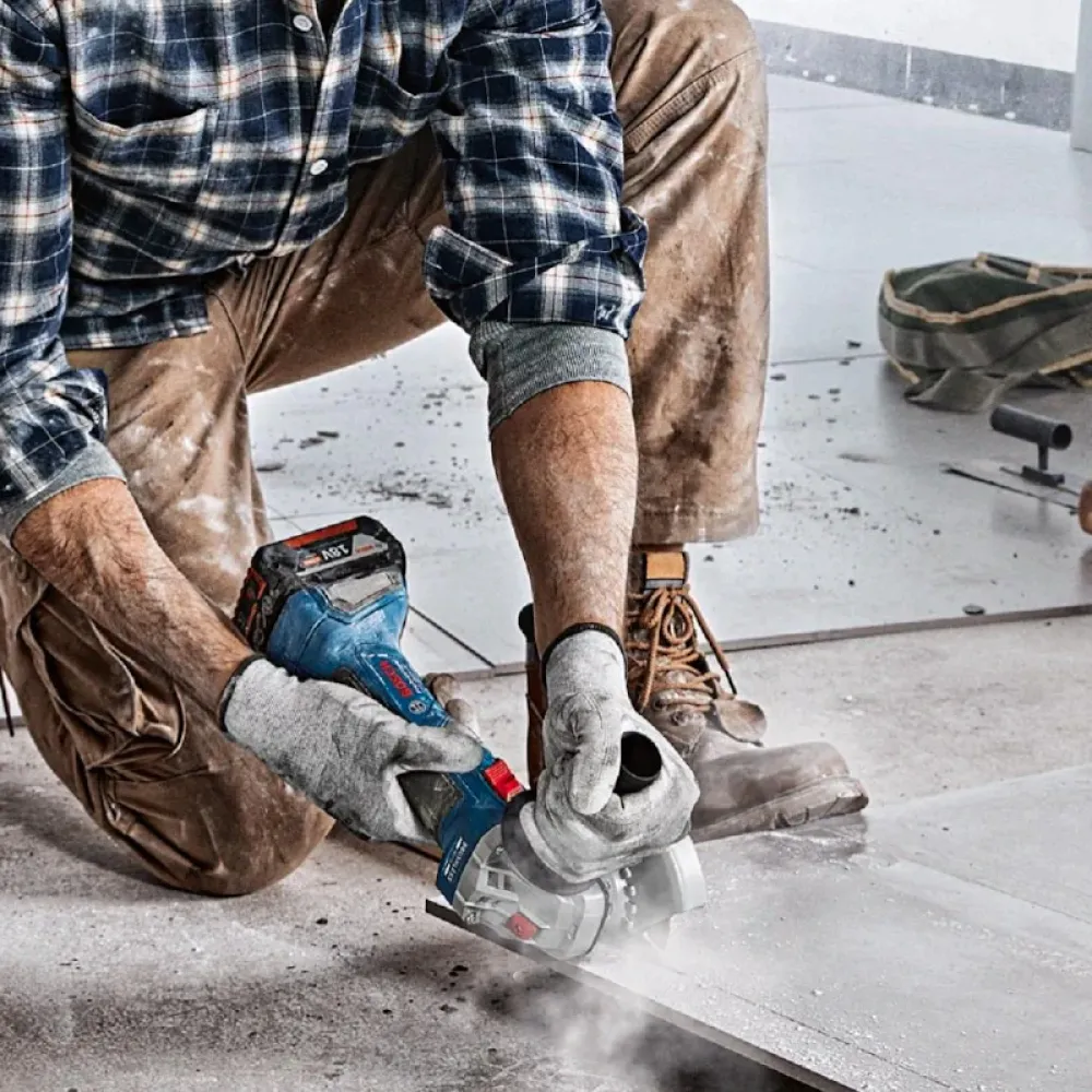 Набор аккумуляторного инструмента Bosch Professional: угловая шлифмашина GWS 180-LI с перфоратором GBH 180-LI (2 х 4 Ач, ЗУ), 0615990N05