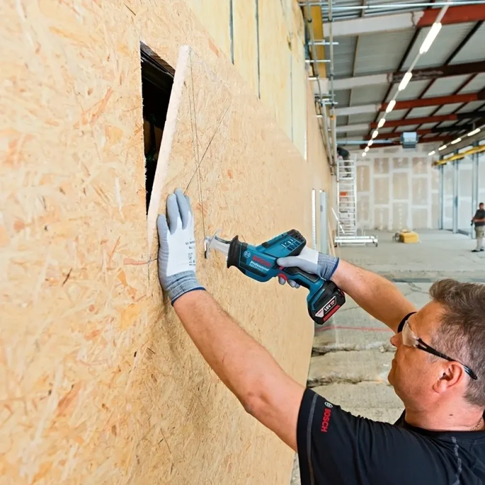 Bosch GSA 18 V-LI C Professional сабельная аккумуляторная пила (2 x 5 Ач, ЗУ), 06016A5002